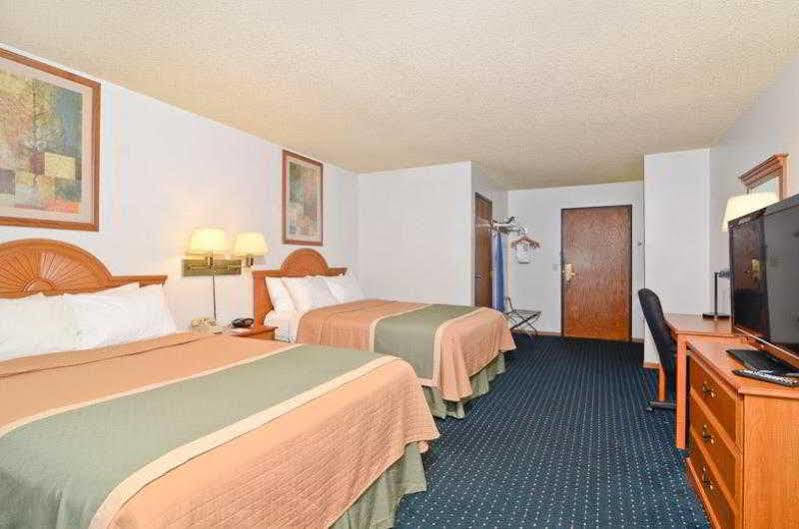 Best Western Maritime Inn Стерджен-Бей Экстерьер фото